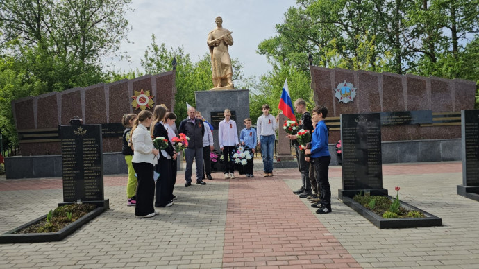 Митинг "И помнит мир, спасённый..."
