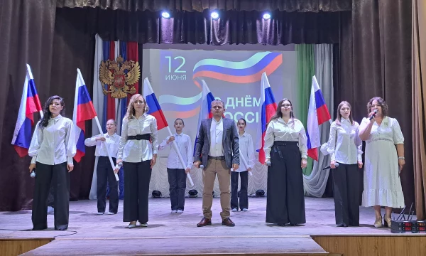 "Ты - великая Россия! И другой такой на целом свете нет!"